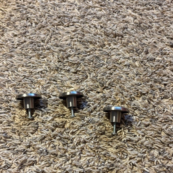 Silver Round drawer pulls knobs - Picture 2 of 2